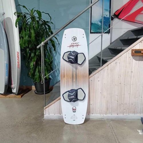 Asylum V5 Kiteboard 138cm Slingshot 2023 Second Hand