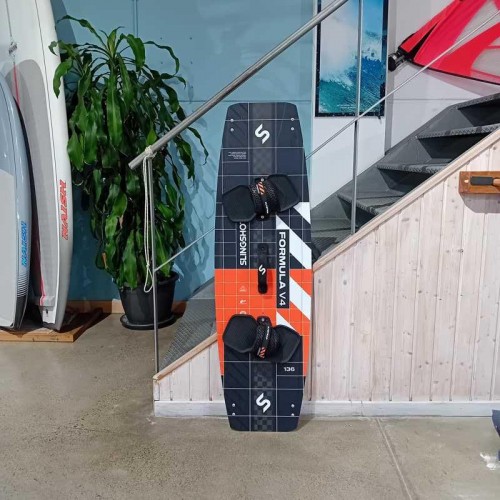 Formula Kiteboard 136cm Slingshot 2024 Second Hand
