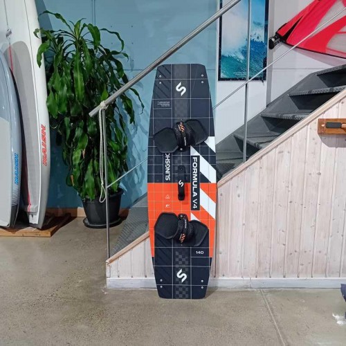 Formula V4 Planche de Kite 140cm Slingshot 2024 Occasion