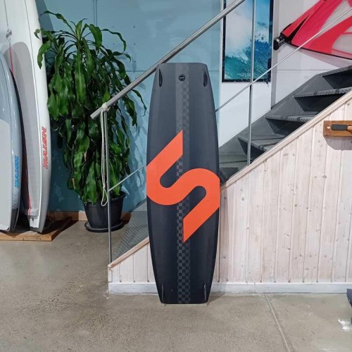Formula V4 Kiteboard 140cm Slingshot 2024 Second Hand