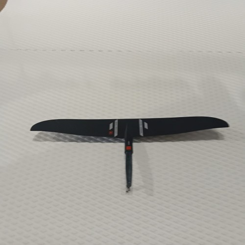 Aile Avant Foil Slingshot One-Lock GLIDE 725 [TEST]